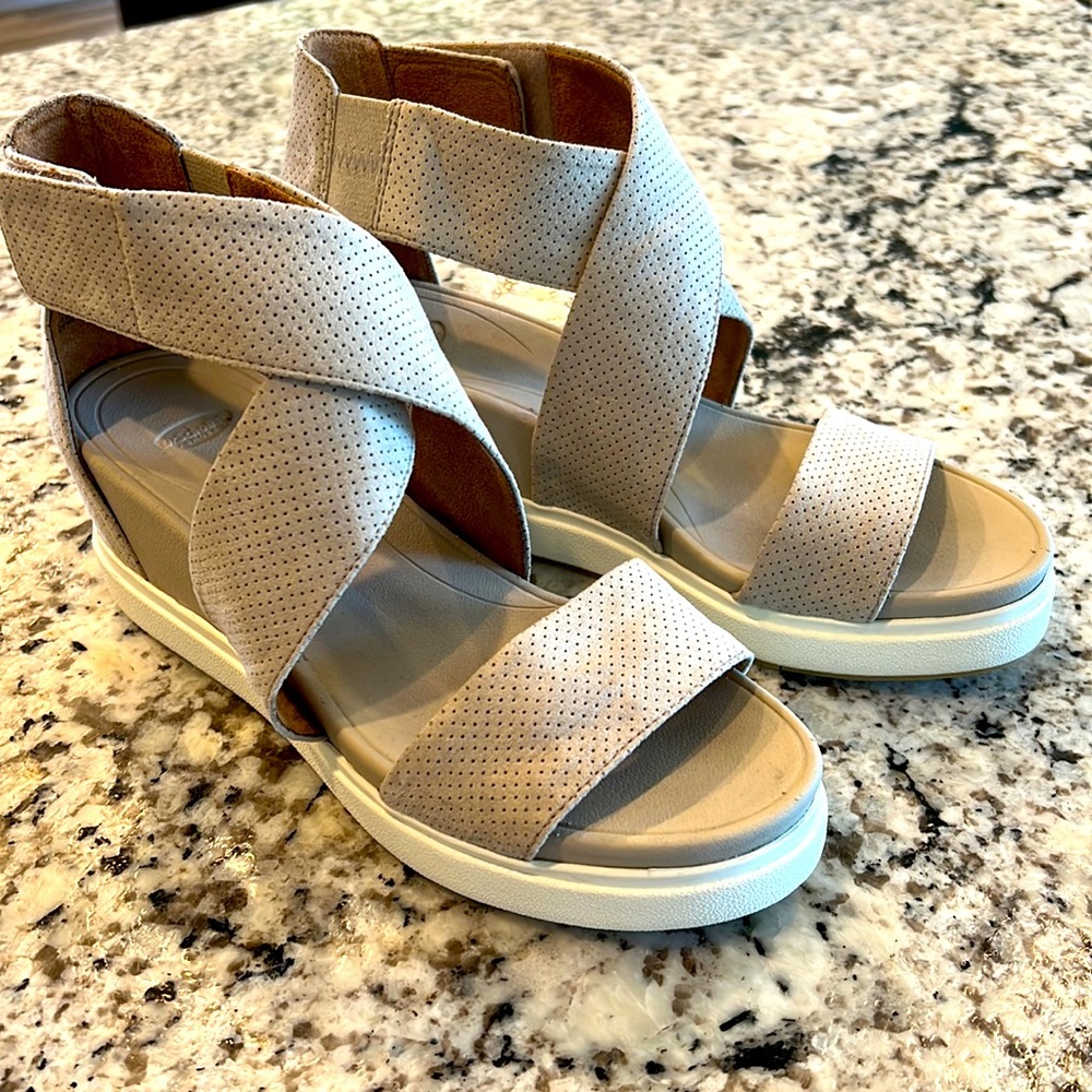 New Dr Scholl's Sheena wedge. 8.5 very comfy!
